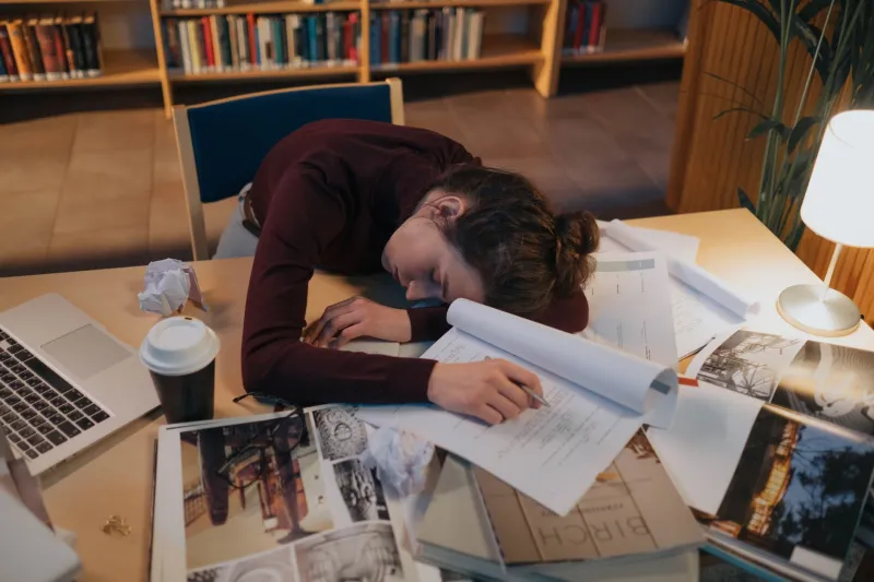 When Your Browser Starts Sounding the Alarm: Reading the Burnout Signals Hidden in Your Tabs